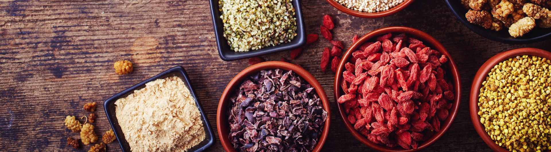 Superfoods auf einem Tisch