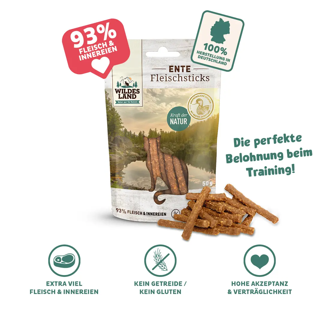 Eine Tüte Fleischsnacks Ente von Wildes Land: Die perfekte Belohnung beim Training! Hergestellt in Deutschland mit 93% Fleisch und Innerein.