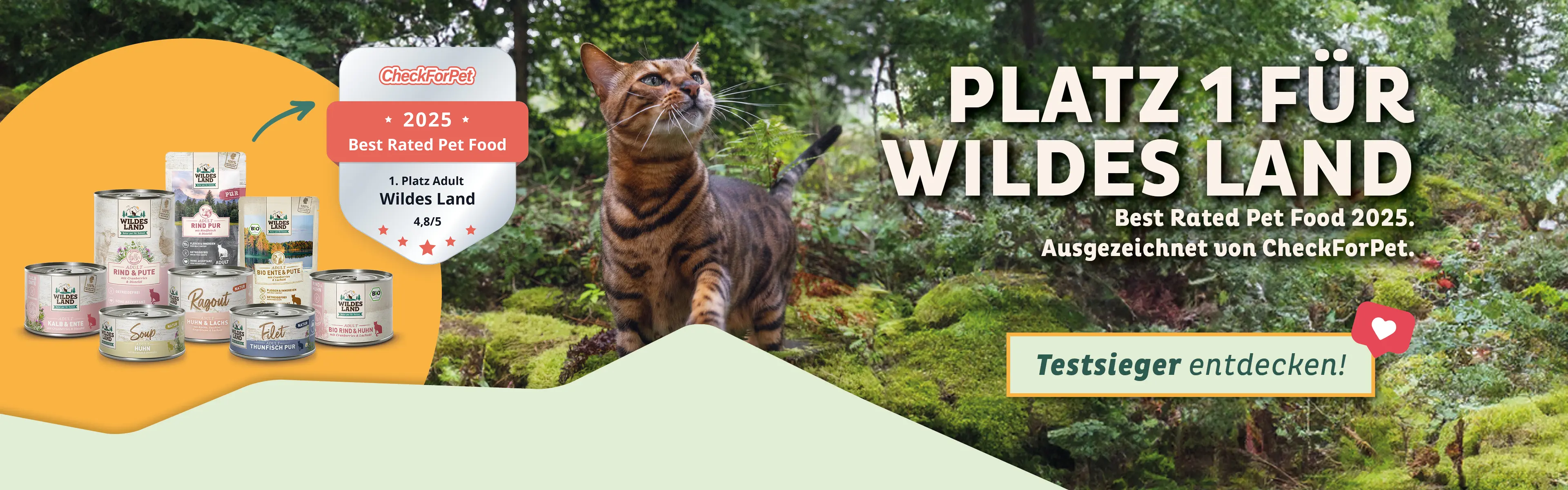 Eine getigerte Katze frisst aus einem Napf, umgeben von Wildes Land Katzenfutterdosen, ausgezeichnet als „Best Rated Pet Food 2024“ von CheckForPet. Wildes Land steht für qualitativ hochwertiges, bestes Katzenfutter für eine gesunde Tierernährung.